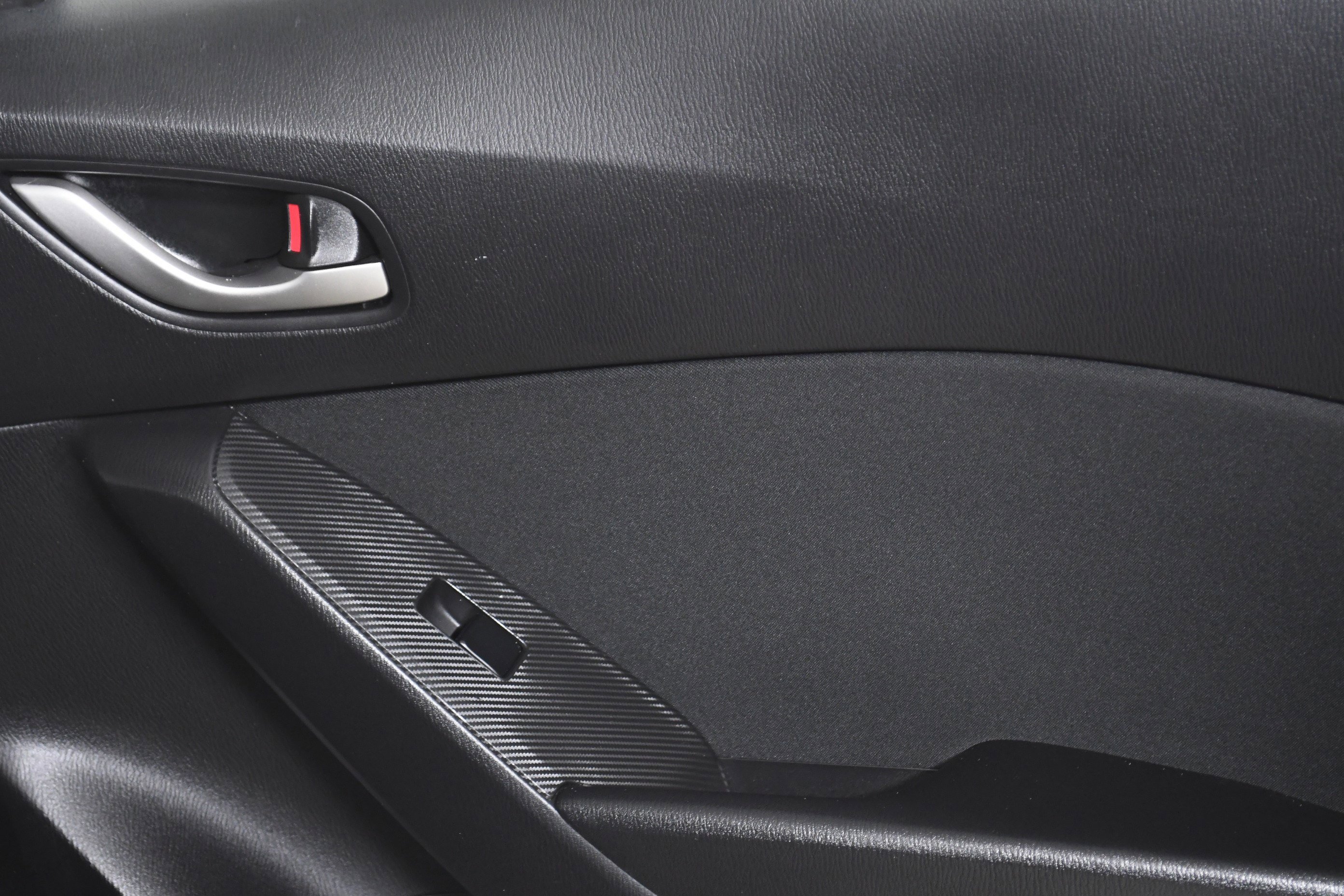 Used 2016 MAZDA MAZDA3 i Sport image 25