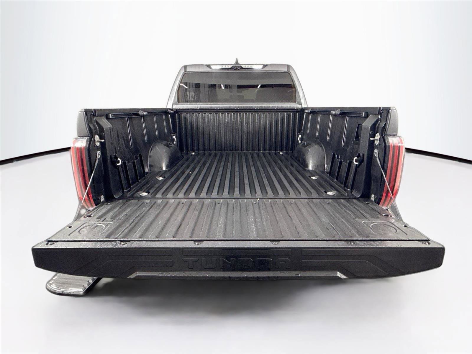 Used 2024 Toyota Tundra Platinum AWD/4WD image 43