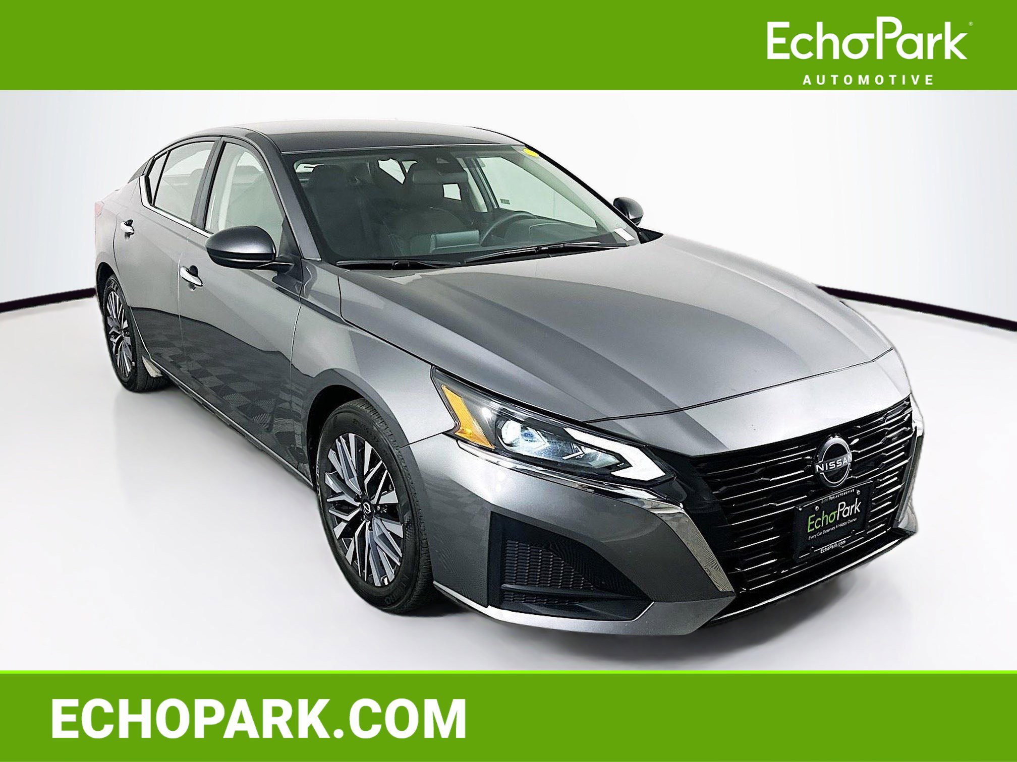 Used 2025 Nissan Altima 2.5 SV image 1