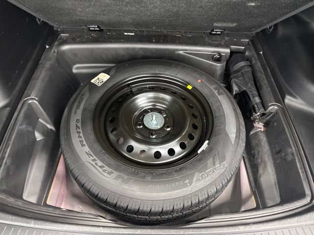 Used 2023 Jeep Grand Cherokee Altitude AWD/4WD image 13