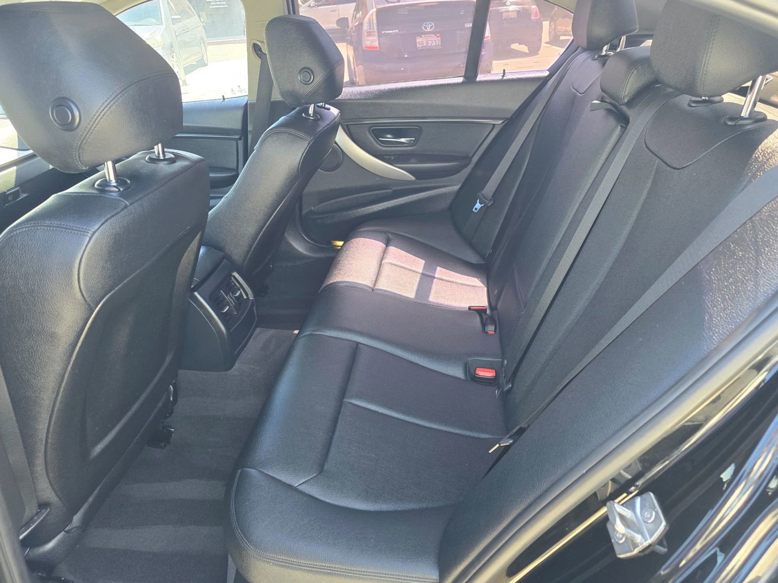 Used 2015 BMW 320i Sedan RWD image 12