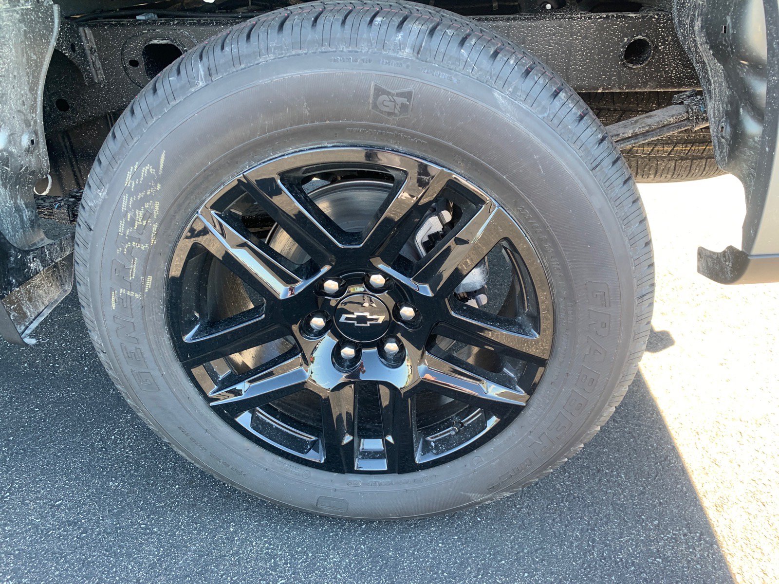 New 2026 Chevrolet Silverado 1500 RST w/ LPO, Dark Essentials Package AWD/4WD image 5