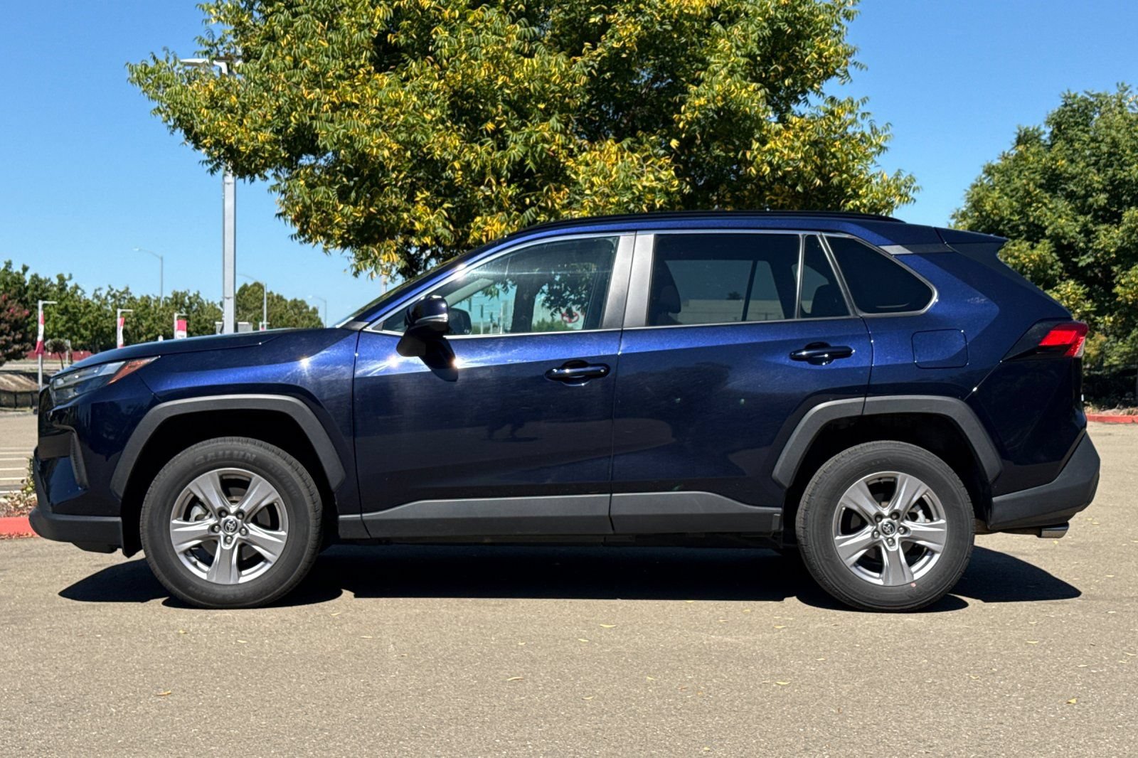 Certified 2025 Toyota RAV4 XLE AWD/4WD image 8