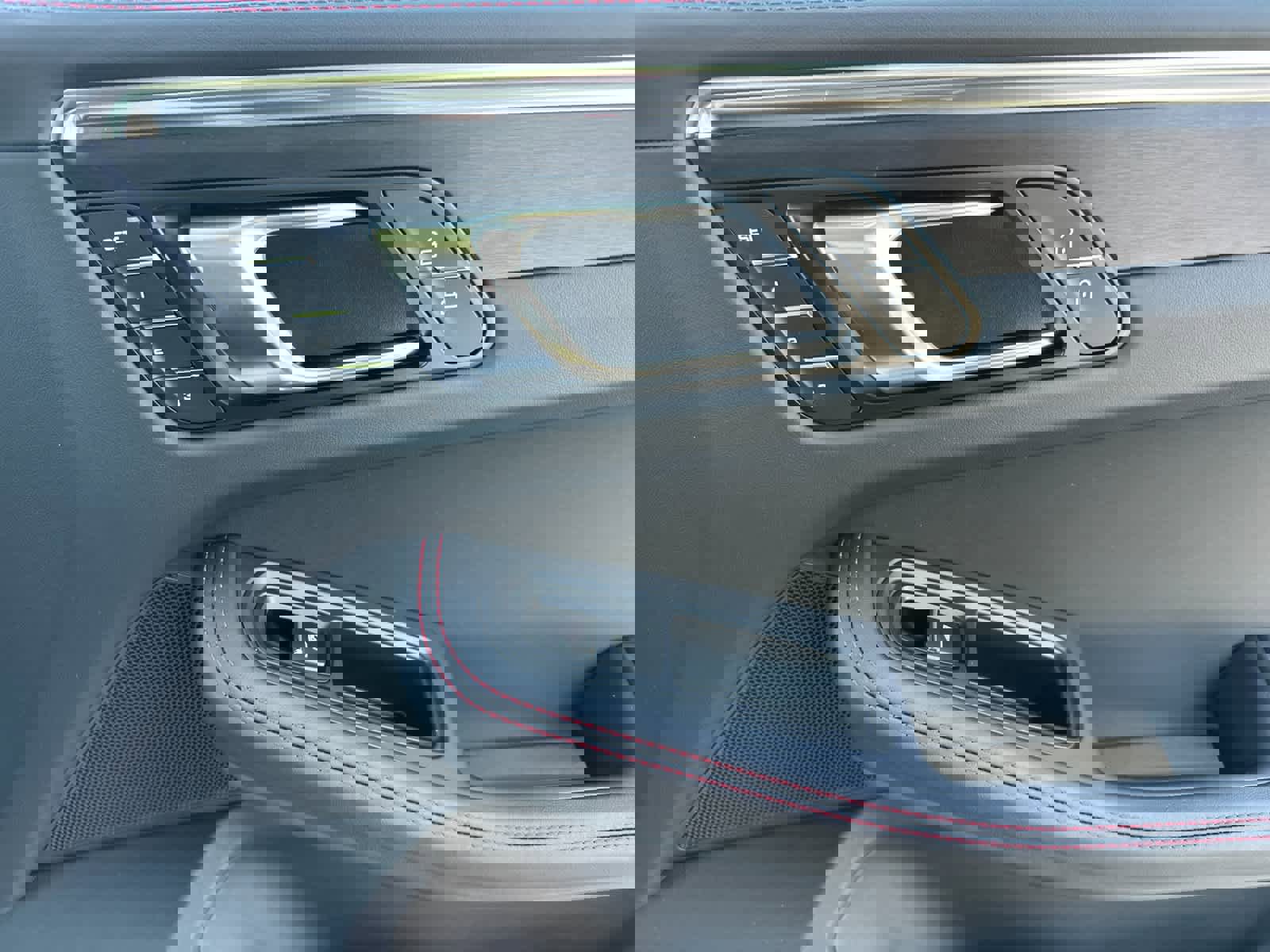 New 2026 Porsche Macan GTS AWD/4WD image 19