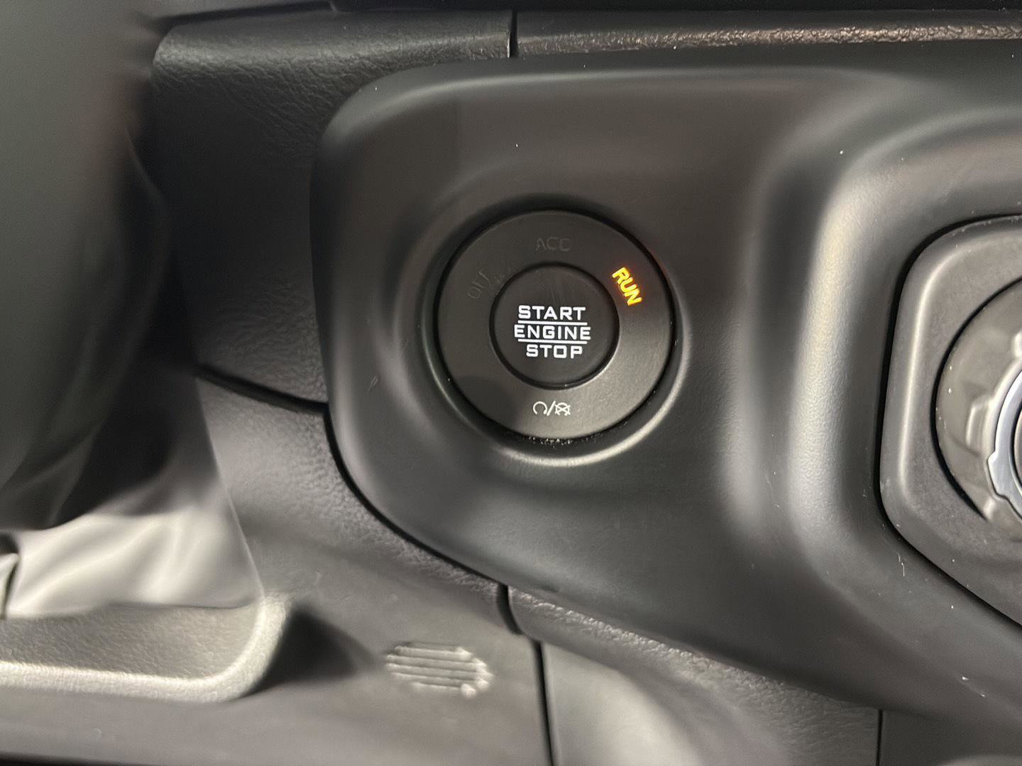 Used 2023 Jeep Wrangler Unlimited Sahara w/ Cold Weather Group AWD/4WD image 36