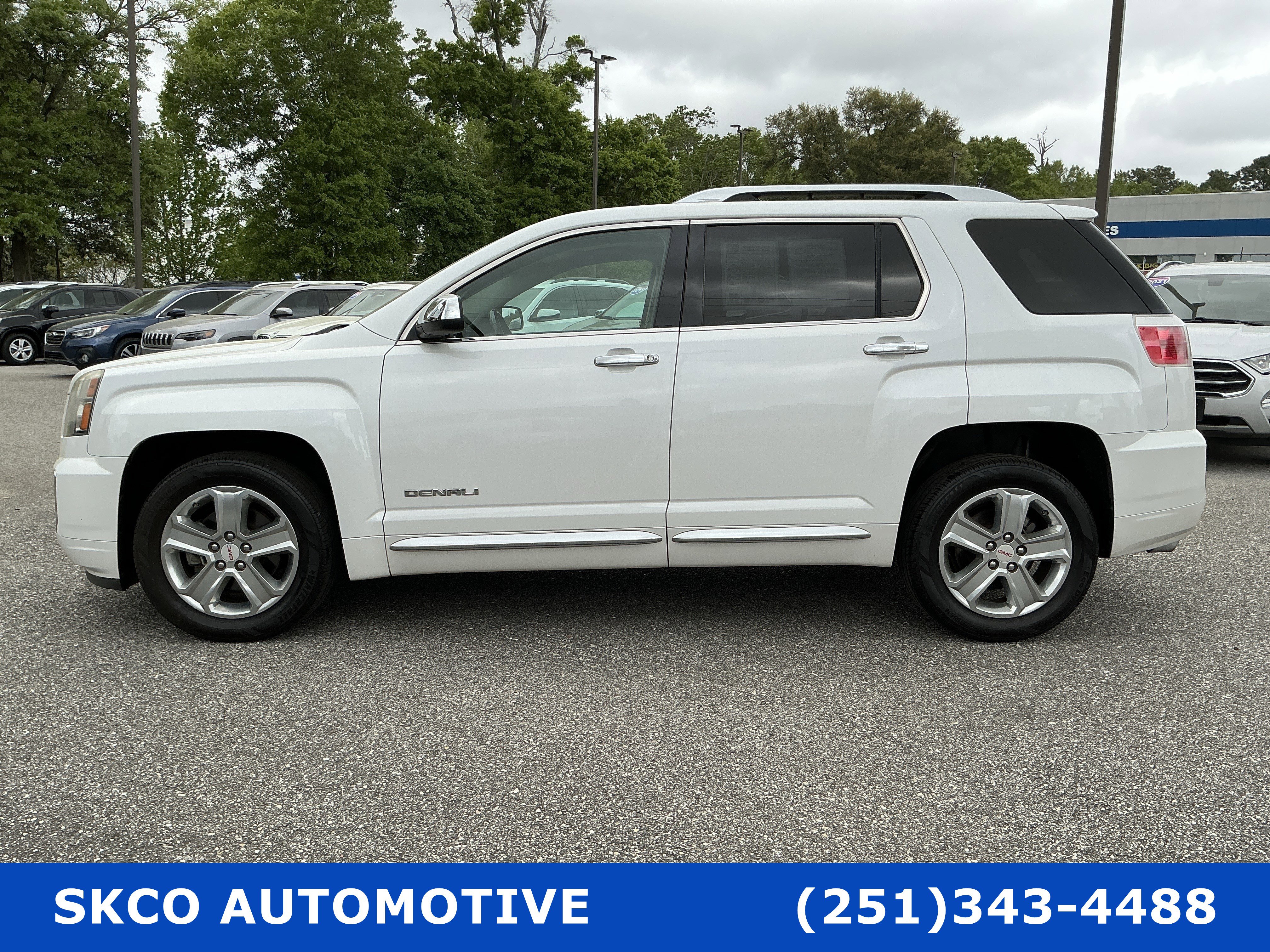 Used 2017 GMC Terrain Denali FWD image 2