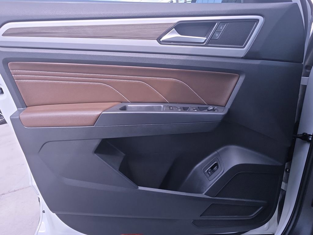 Used 2021 Volkswagen Atlas SEL image 32