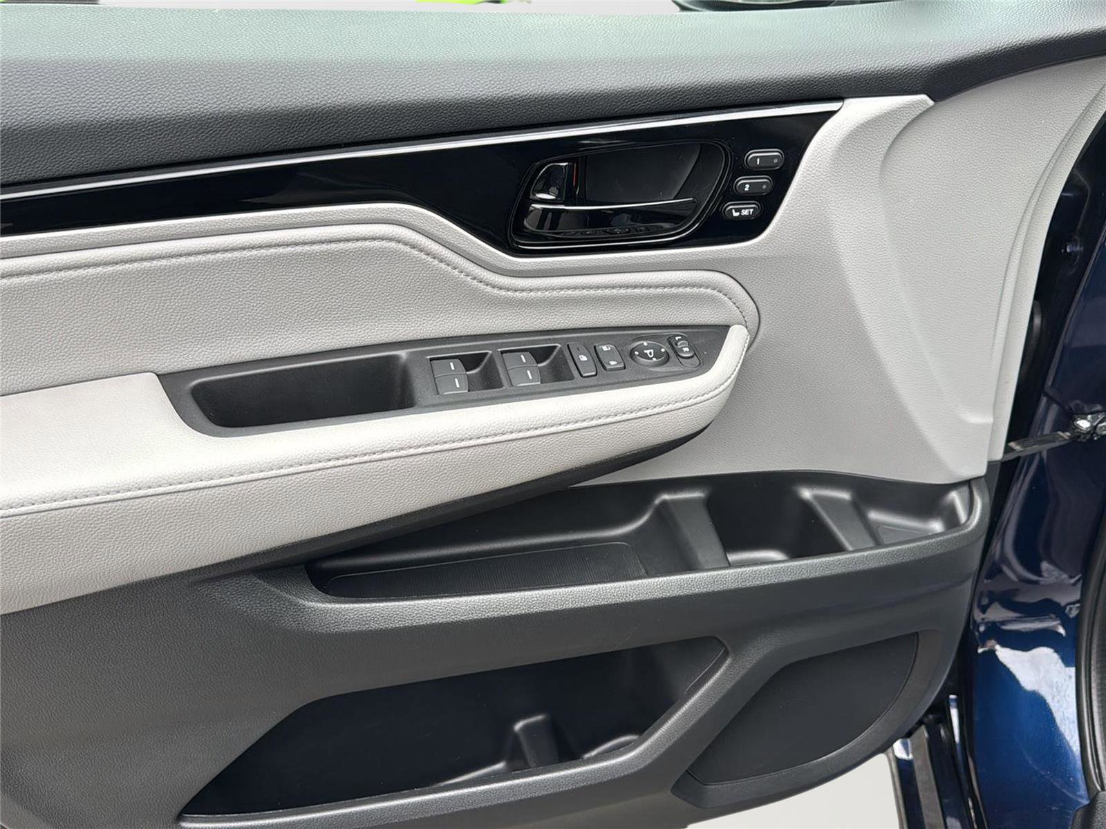 Used 2023 Honda Odyssey Touring image 14