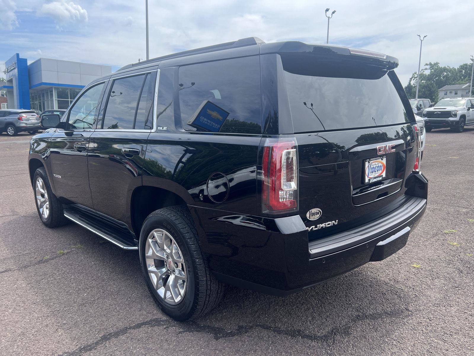 Used 2020 GMC Yukon SLE w/ SLE Value Package AWD/4WD image 5