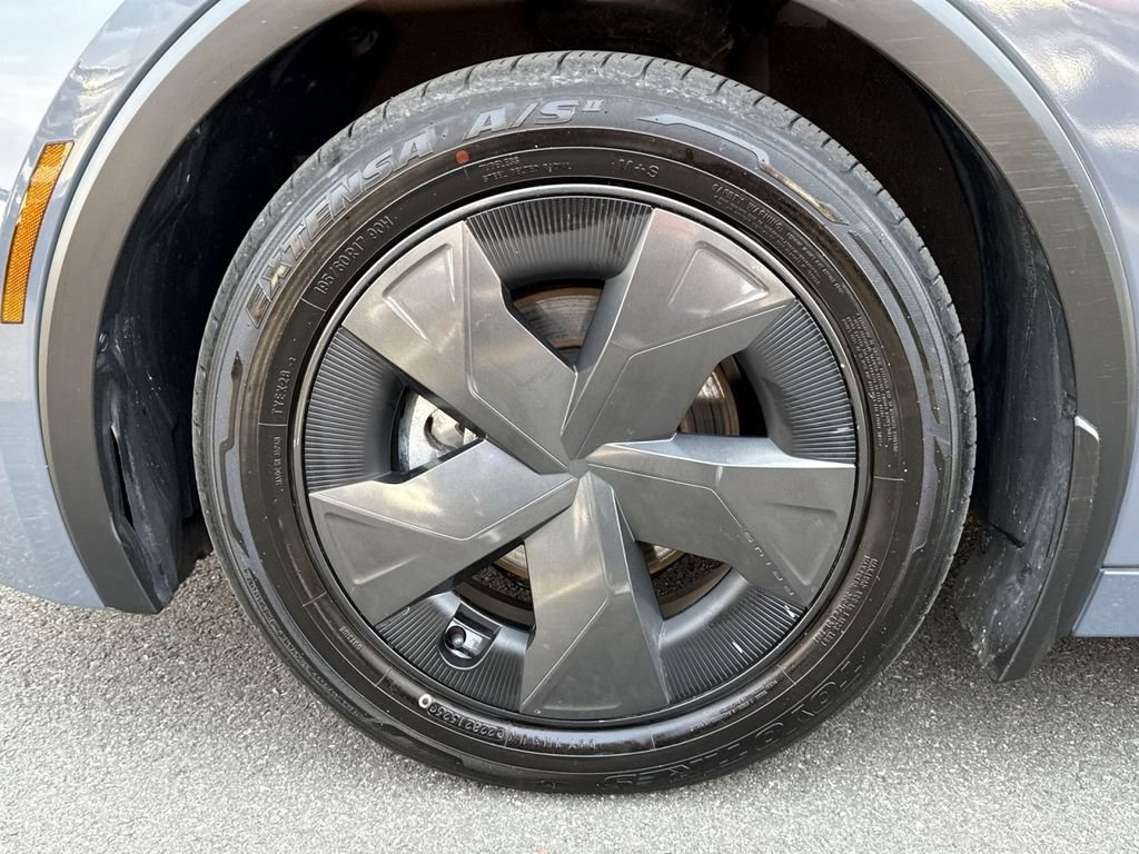 Used 2024 Toyota Prius LE image 12