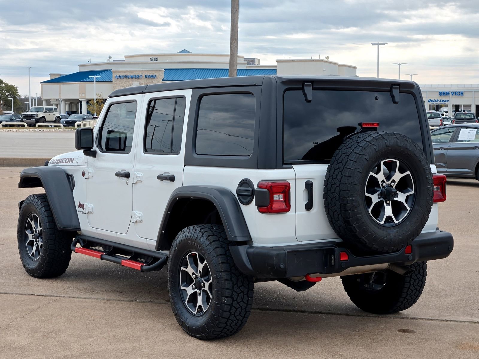 Used 2022 Jeep Wrangler Unlimited Rubicon w/ Cold Weather Group image 5