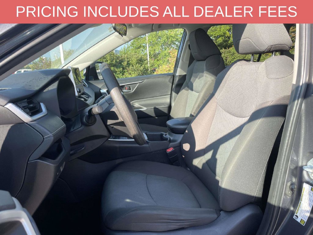 Used 2025 Toyota RAV4 XLE AWD/4WD image 20