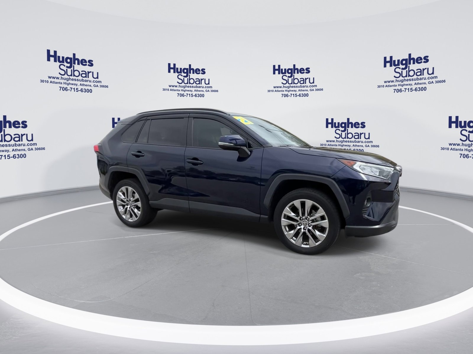 Used 2021 Toyota RAV4 XLE Premium image 3