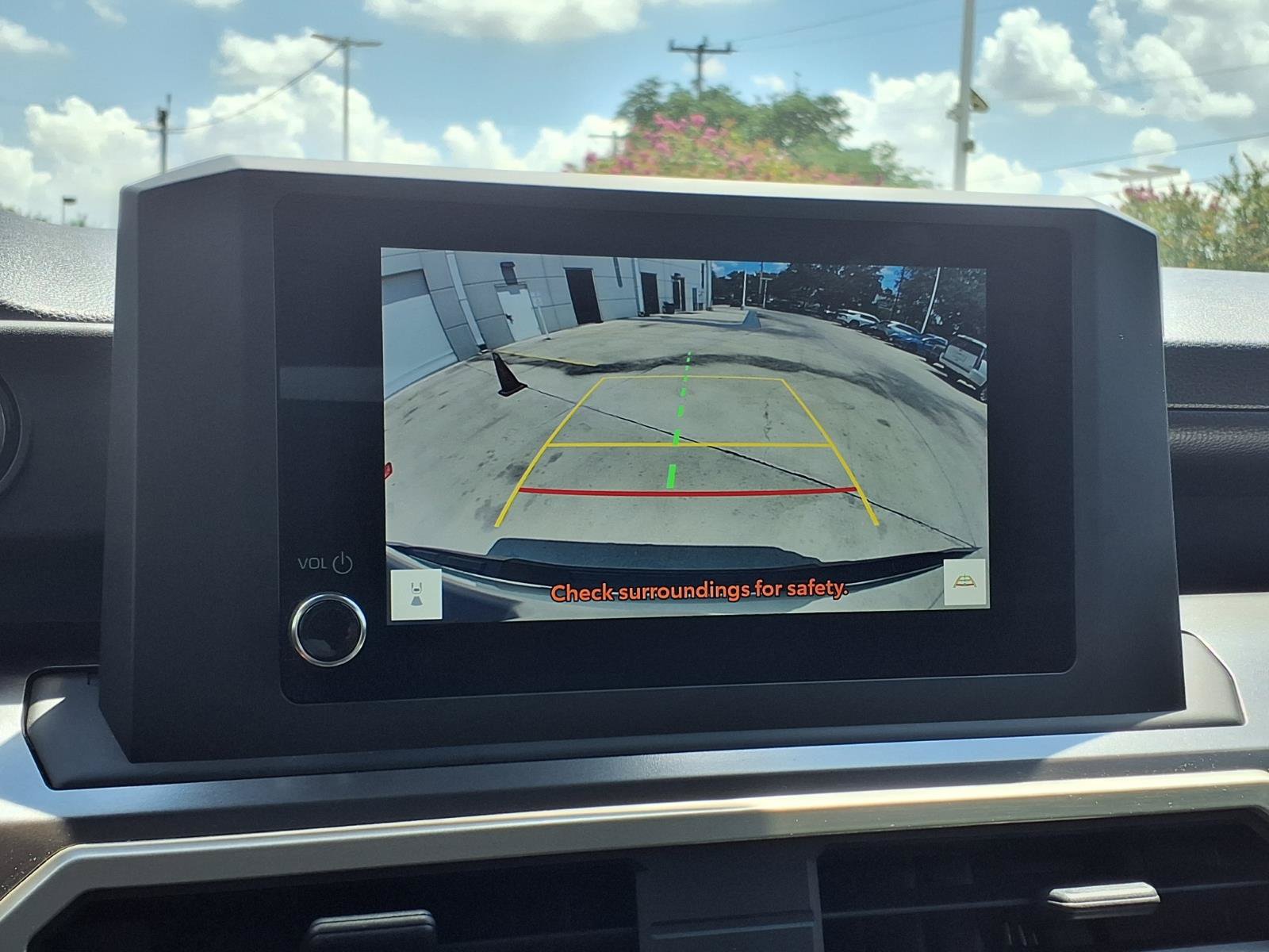 Certified 2025 Toyota Tacoma SR5 AWD/4WD image 14