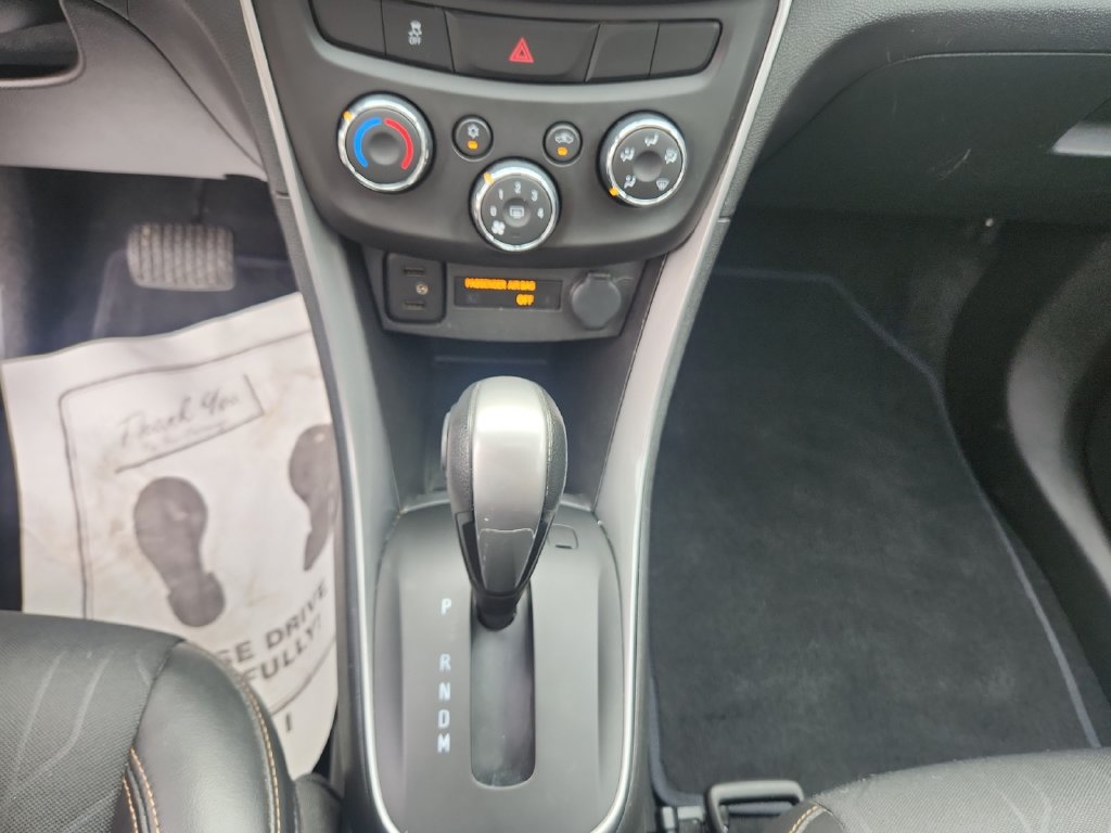 Used 2020 Chevrolet Trax LT w/ Sun & Sound Package AWD/4WD image 15