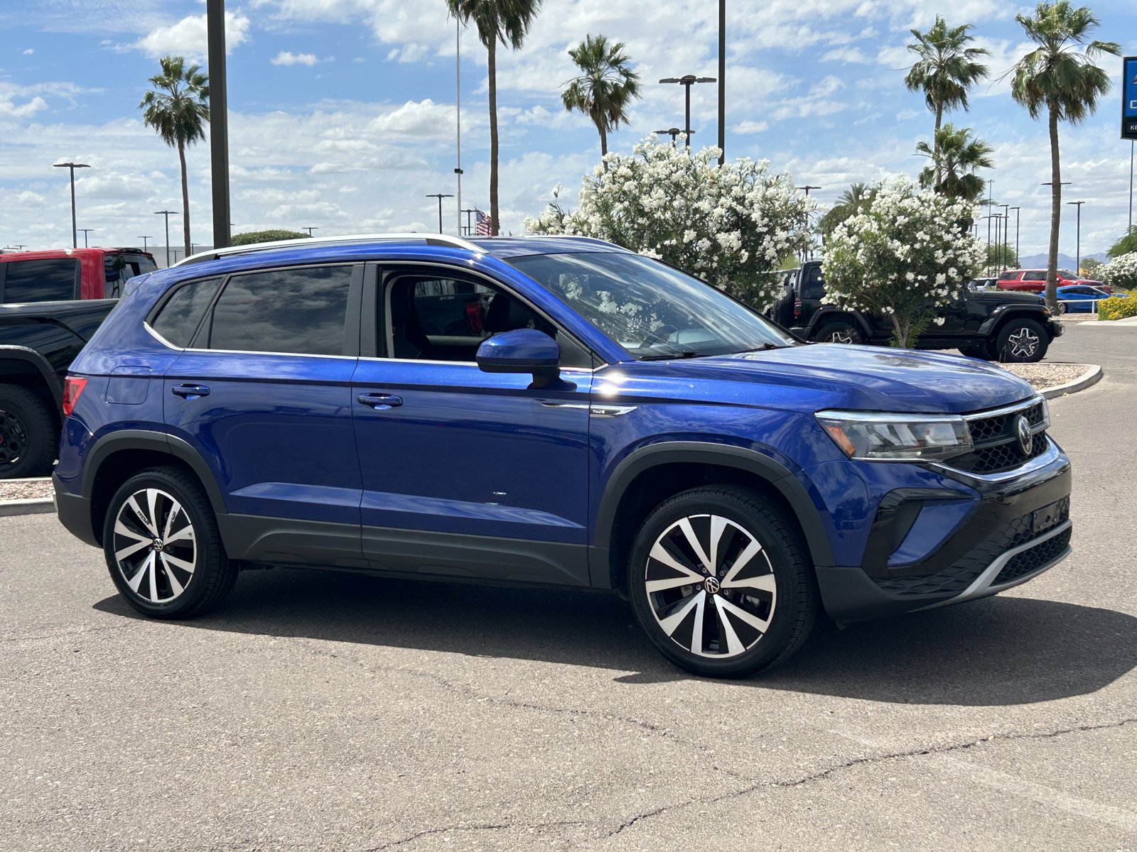 Used 2024 Volkswagen Taos SE image 7