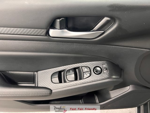 Used 2025 Nissan Altima 2.5 SV FWD image 27