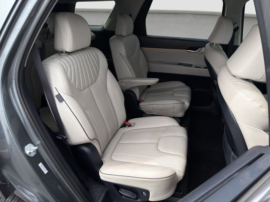 Used 2023 Hyundai Palisade Limited FWD image 19