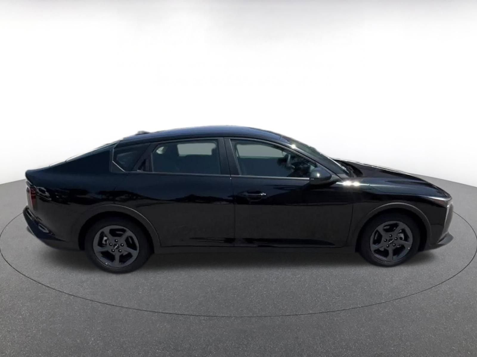 Used 2025 Kia K4 FWD image 16