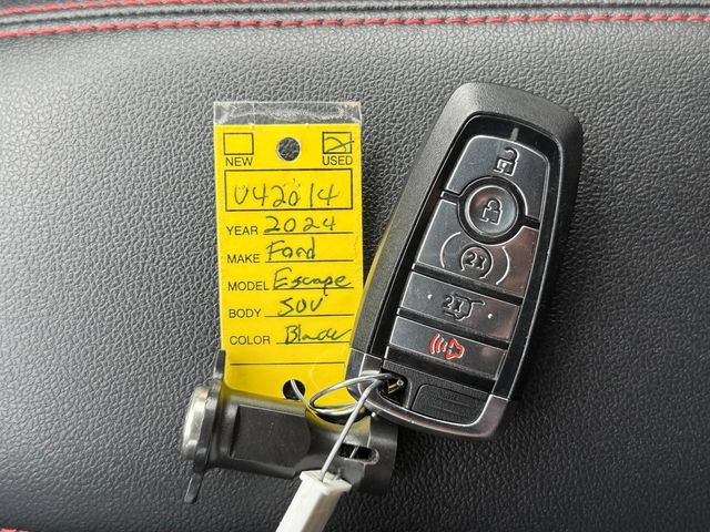 Certified 2024 Ford Escape ST-Line w/ Tech Pack #1 AWD/4WD image 17