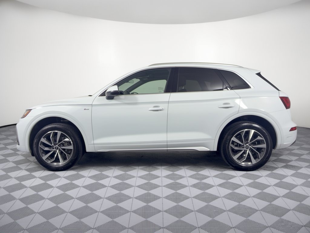 Used 2023 Audi Q5 2.0T Premium Plus w/ Premium Plus Package AWD/4WD image 2