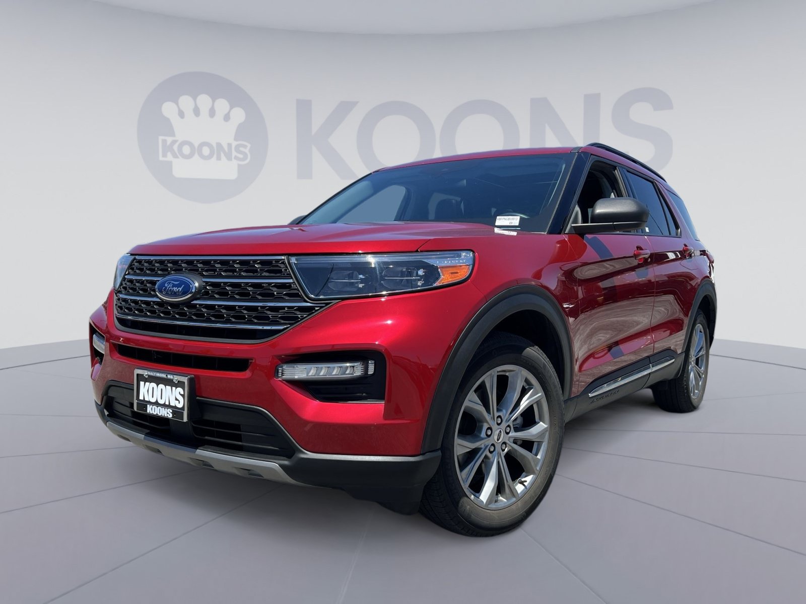 Certified 2022 Ford Explorer XLT w/ Equipment Group 202A AWD/4WD image 1