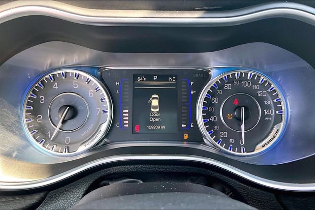 Used 2016 Chrysler 200 Limited w/ Anniversary Edition FWD image 13