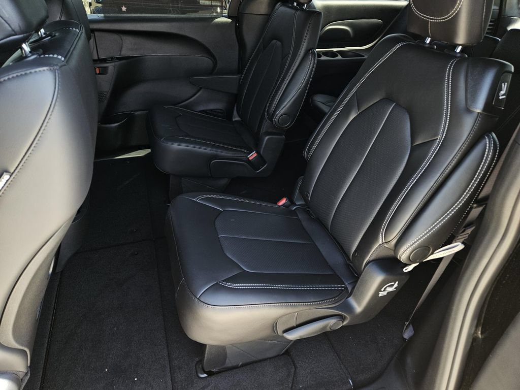 New 2026 Chrysler Voyager LX FWD image 8