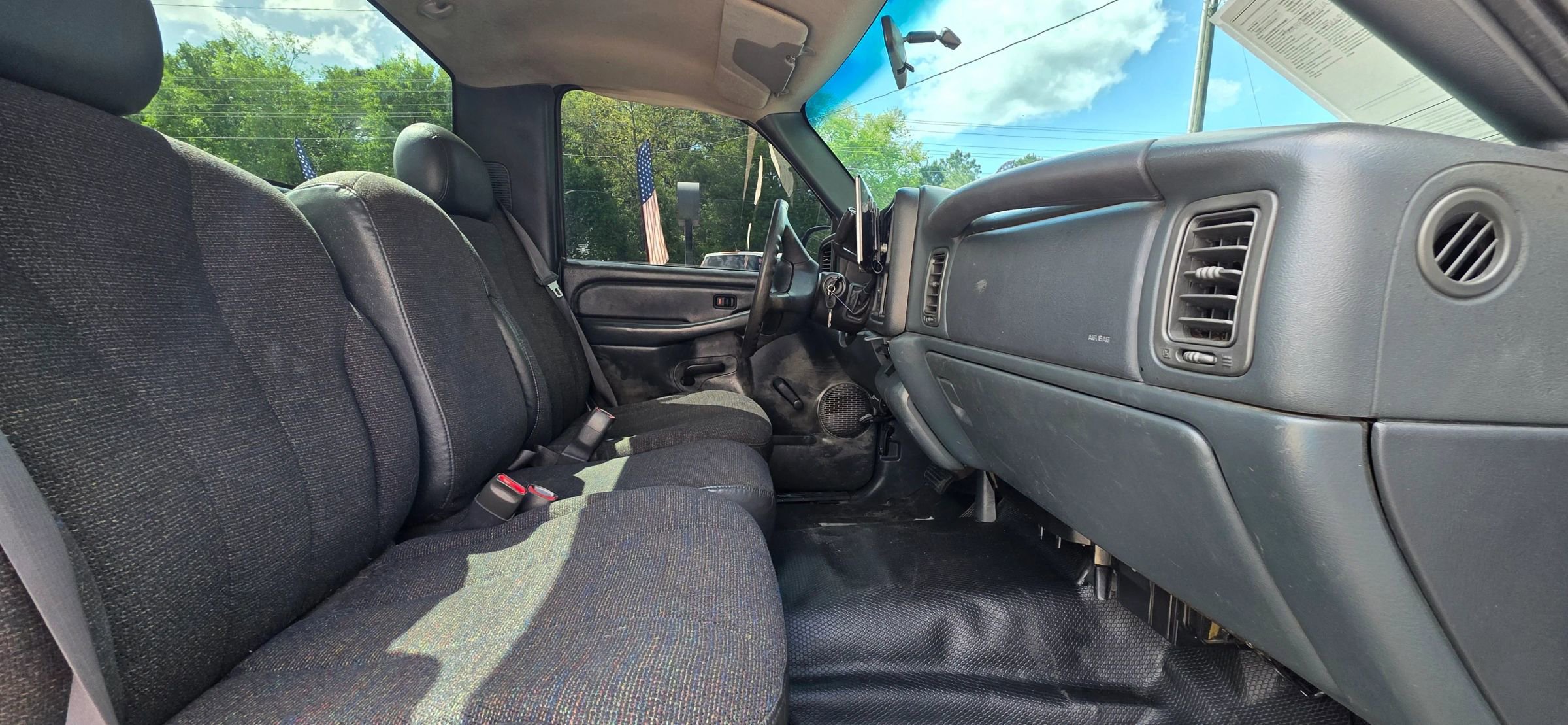 Used 2000 Chevrolet Silverado 1500 2WD Regular Cab w/ Exterior Appearance Pkg image 13