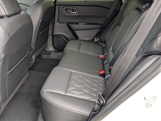 New 2026 Nissan Rogue Platinum image 14