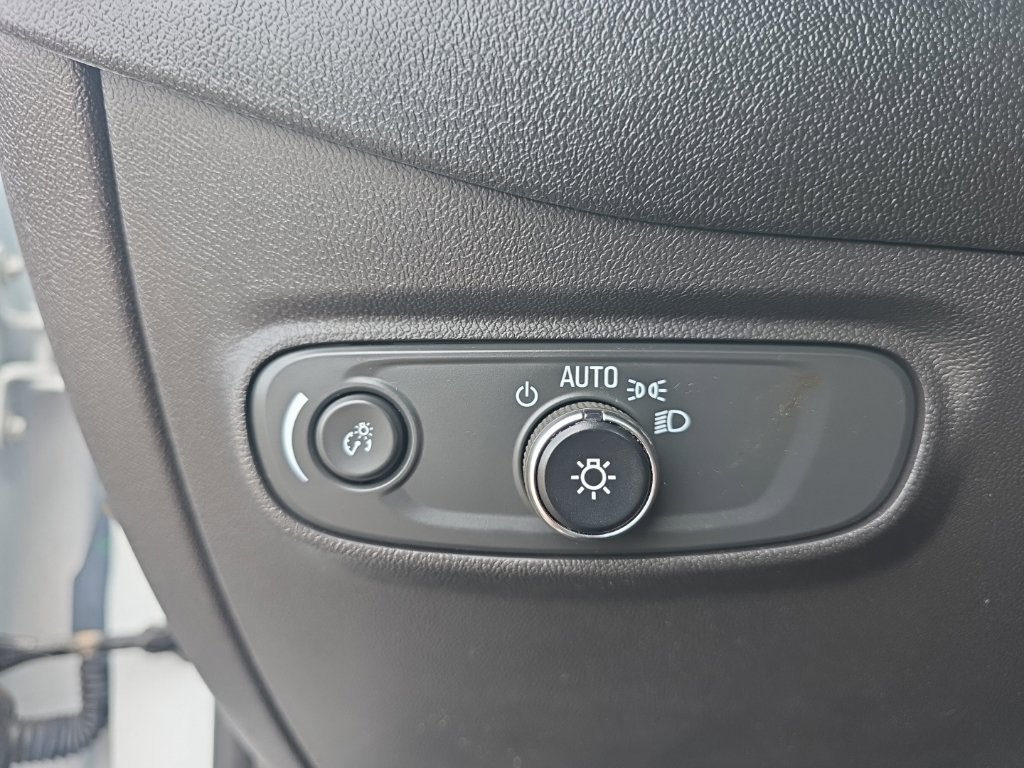 Used 2024 Chevrolet Equinox RS FWD image 17