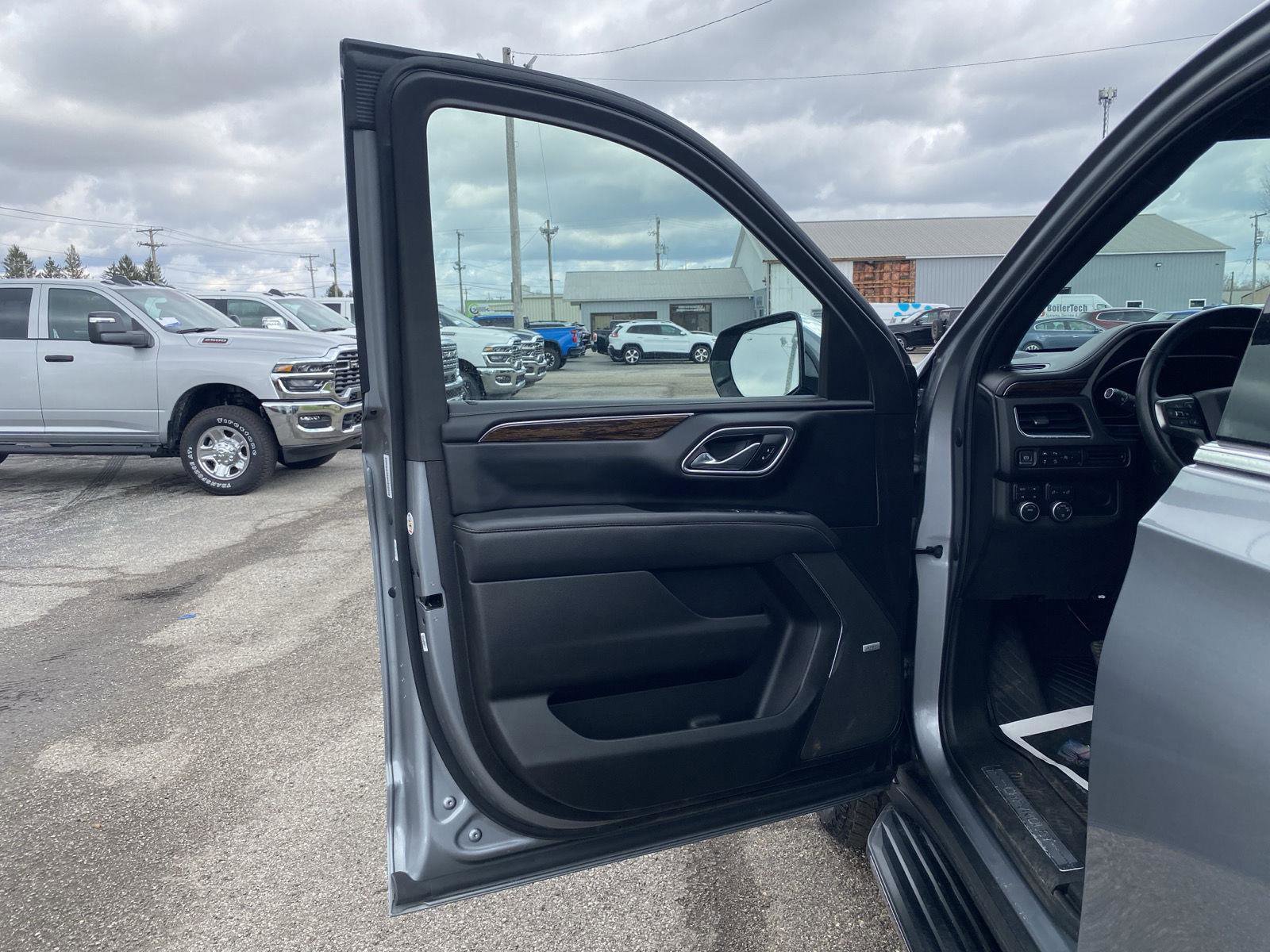 Used 2023 Chevrolet Tahoe Premier image 12