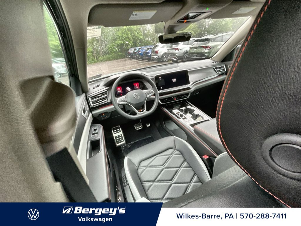 Used 2024 Volkswagen Atlas Peak Edition SEL AWD/4WD image 14