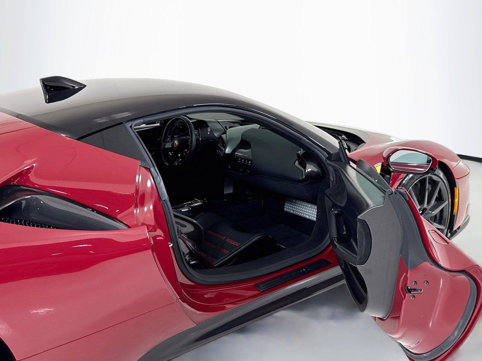 Used 2022 Ferrari SF90 Stradale AWD/4WD image 28