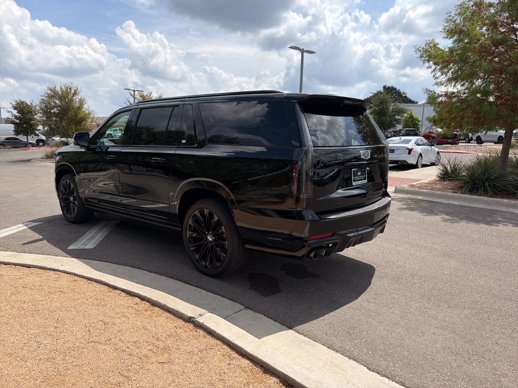 New 2026 Cadillac Escalade ESV V w/ LPO, ONYX Package AWD/4WD image 7