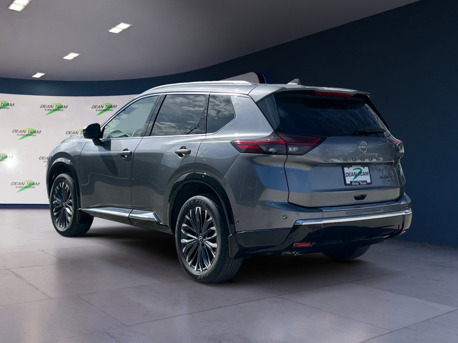 Used 2024 Nissan Rogue Platinum w/ Platinum Premium Package image 5