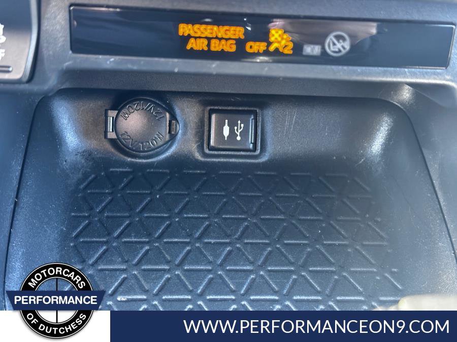 Used 2019 Toyota RAV4 LE w/ Carpet Mat Package AWD/4WD image 25