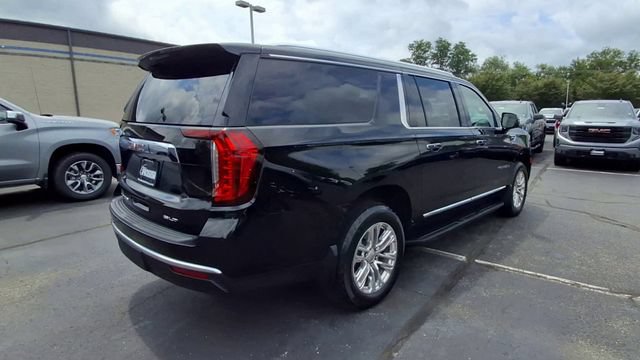 Used 2022 GMC Yukon XL SLT w/ SLT Premium Package AWD/4WD image 8