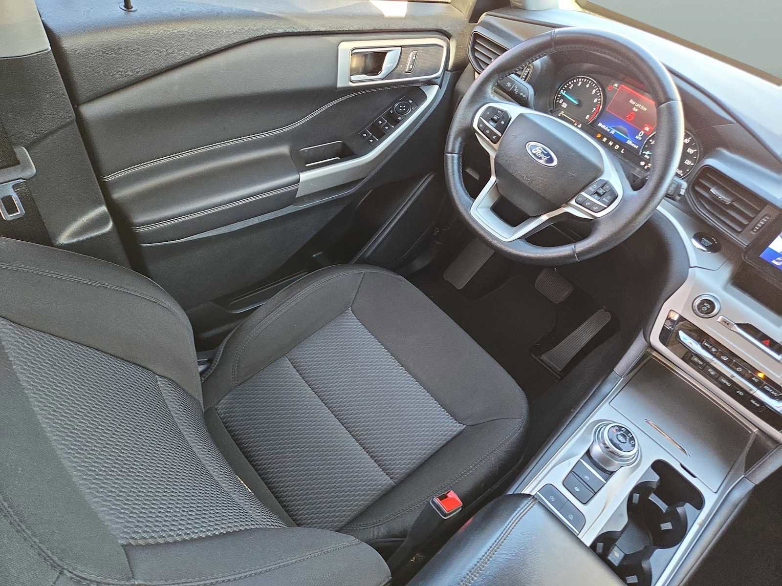 Used 2024 Ford Explorer XLT image 15