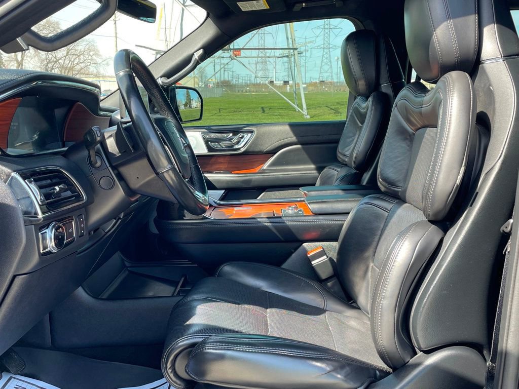 Used 2020 Lincoln Navigator Reserve image 11