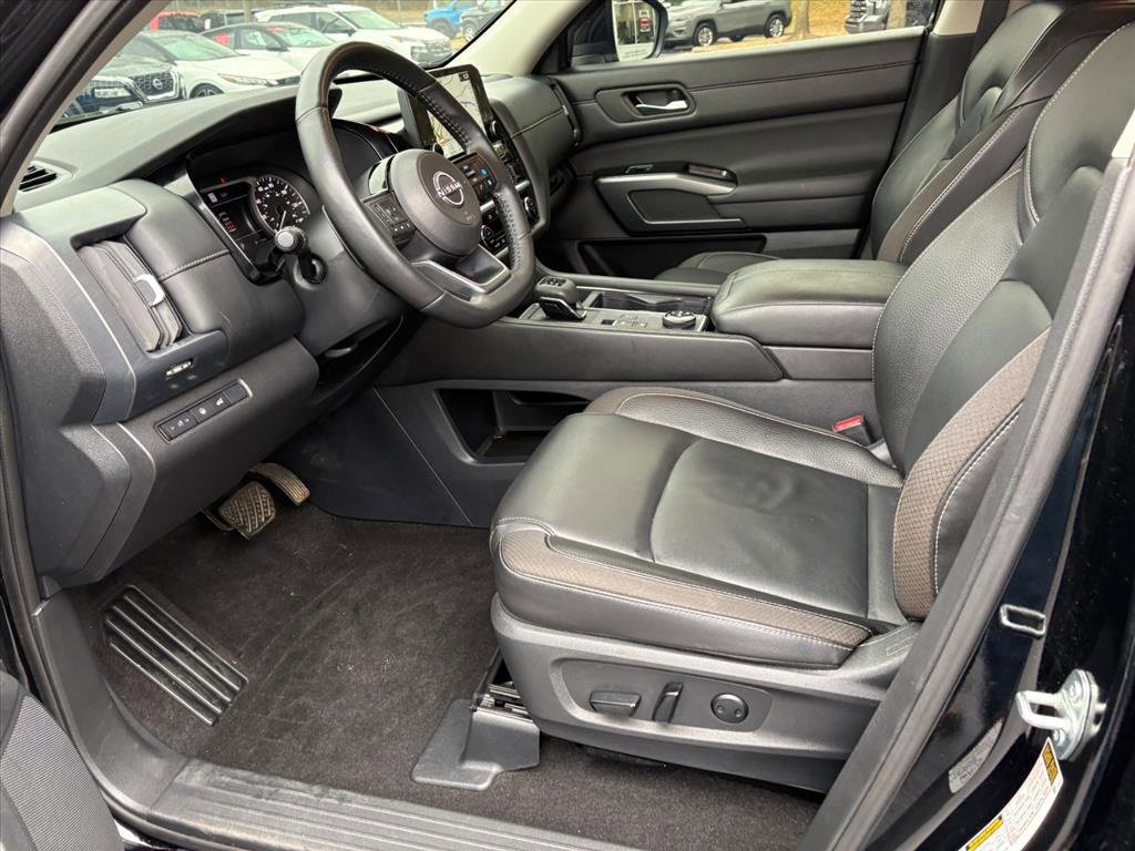 Certified 2024 Nissan Pathfinder SL image 18