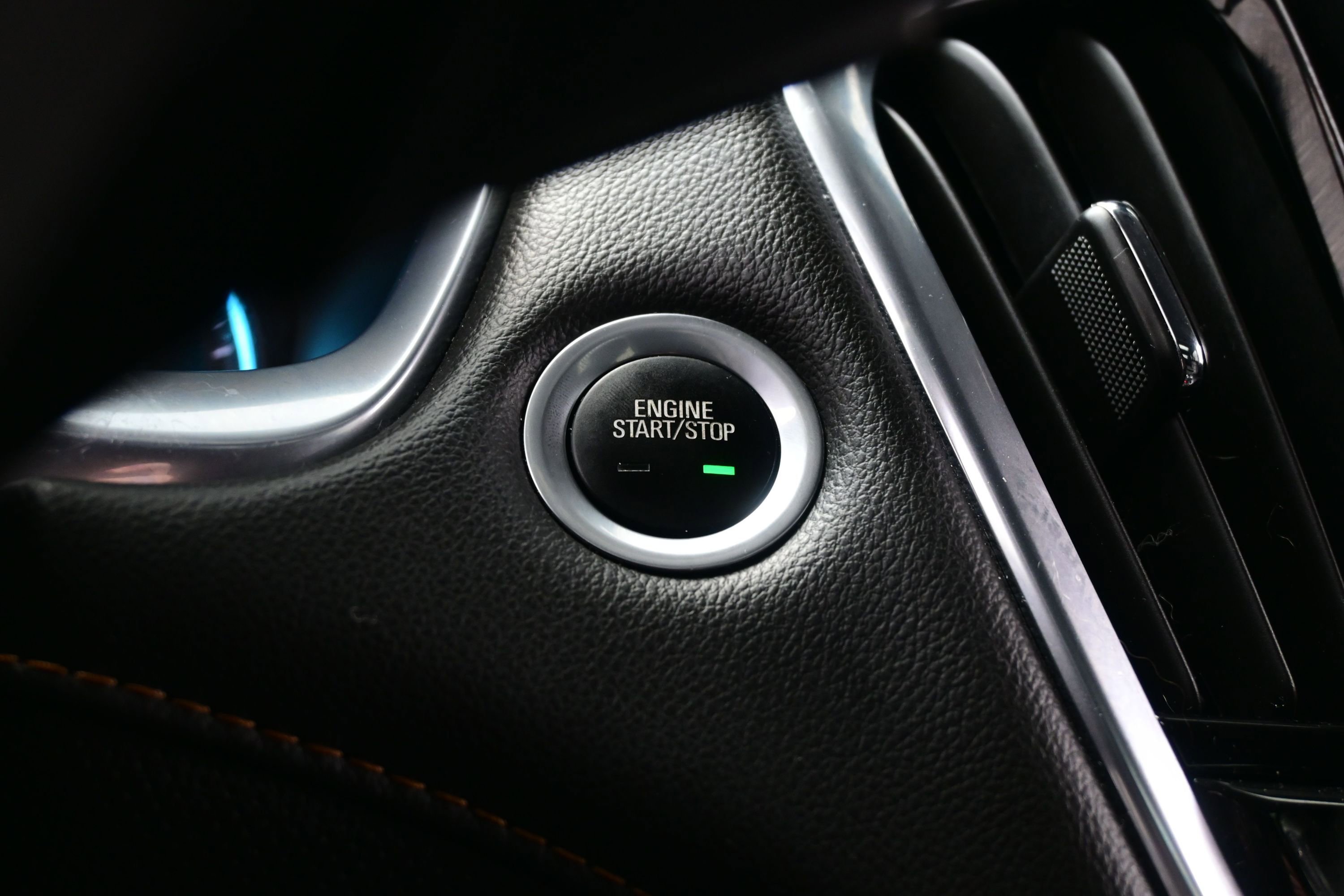 Used 2019 Chevrolet Traverse Premier w/ Redline Edition AWD/4WD image 26