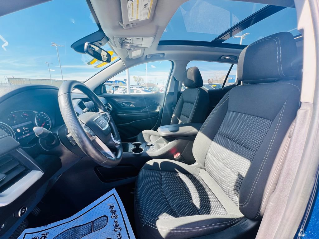 Used 2022 GMC Terrain SLE w/ Driver Convenience Package image 16