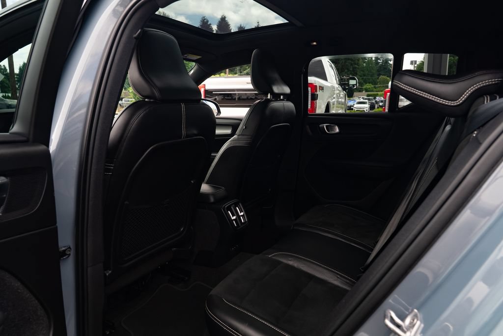Used 2021 Volvo XC40 P8 Recharge w/ Advanced Package AWD/4WD image 22