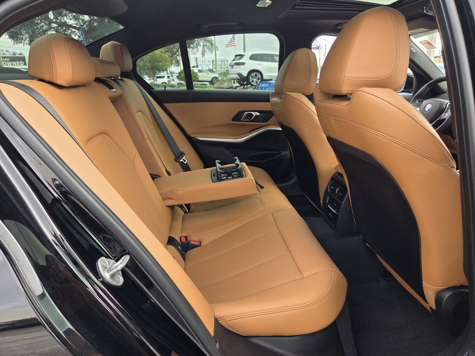 Used 2024 BMW 330i Sedan w/ Convenience Package RWD image 16