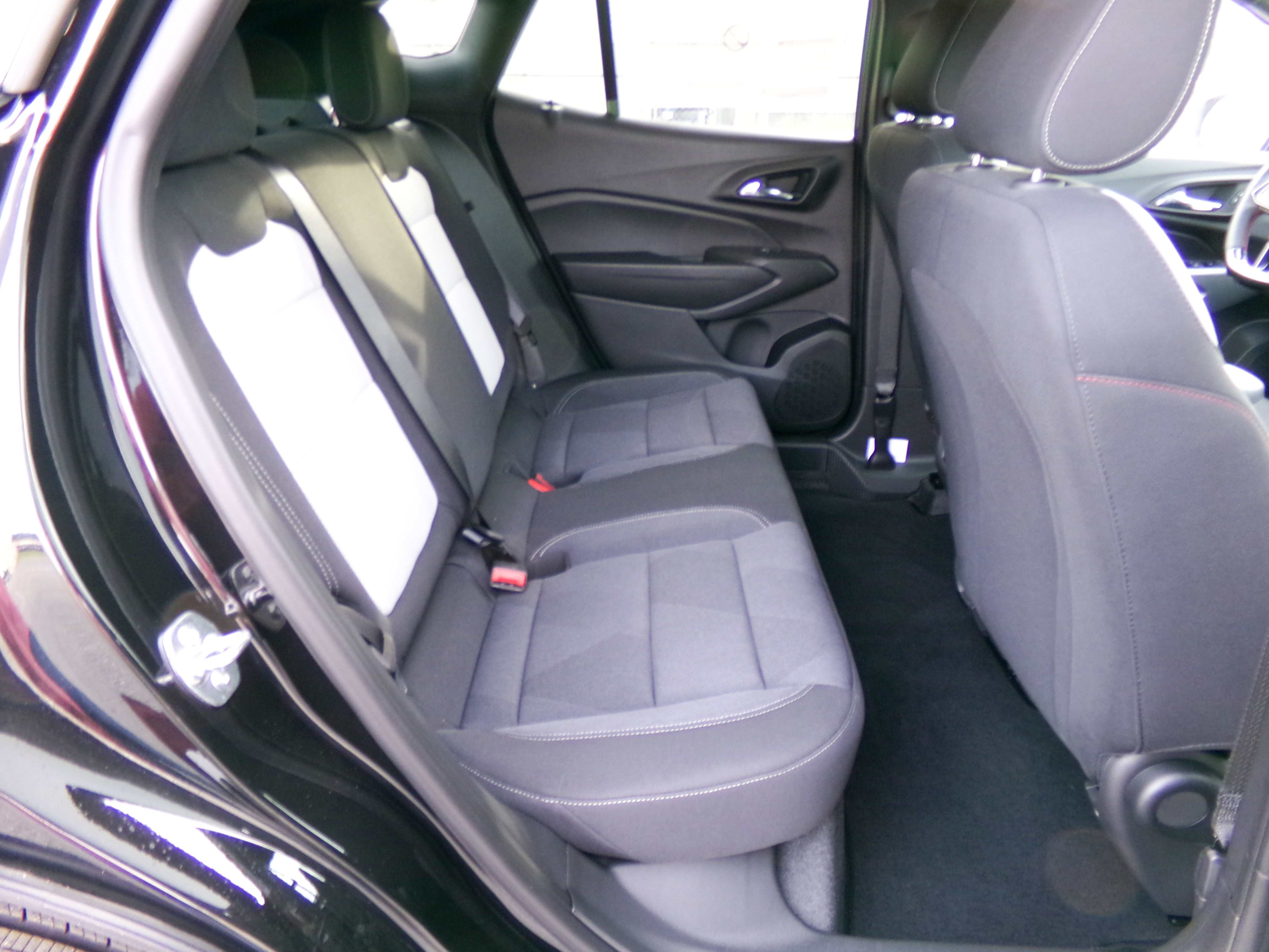 New 2026 Chevrolet Trax RS w/ Sunroof Package FWD image 14
