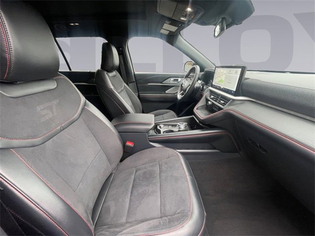 Used 2025 Ford Explorer ST image 17
