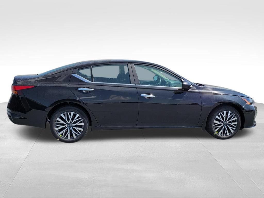 New 2026 Nissan Altima 2.5 SV FWD image 8