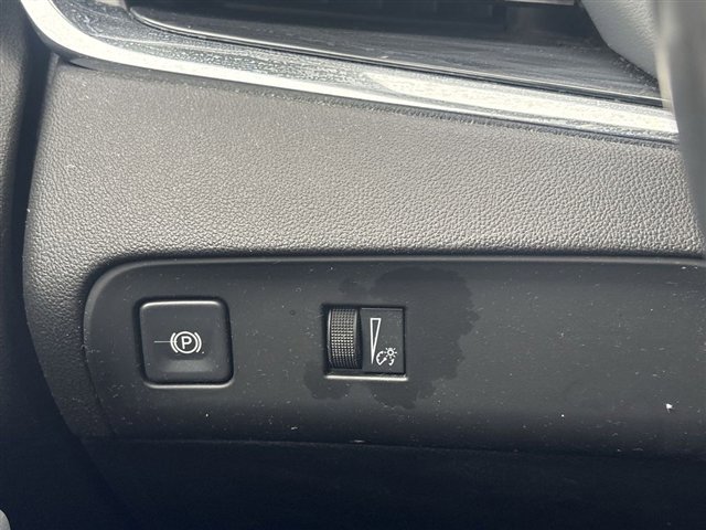 Certified 2023 Buick Enclave Essence w/ LPO, Floor Liner Package image 17