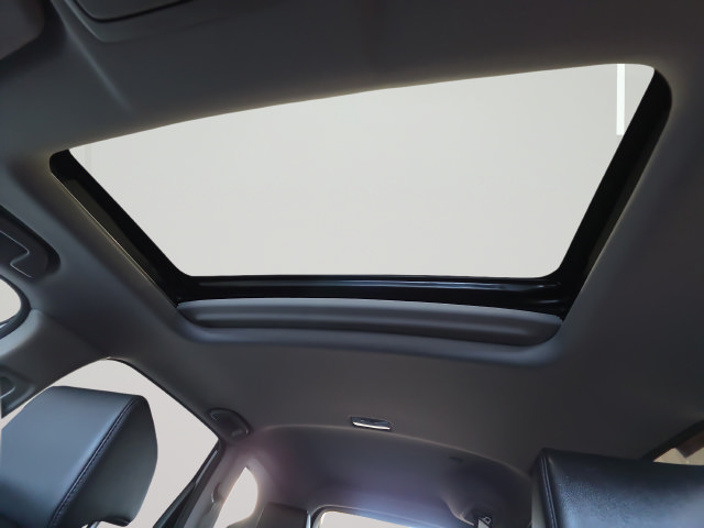 Used 2020 Honda CR-V Touring image 23